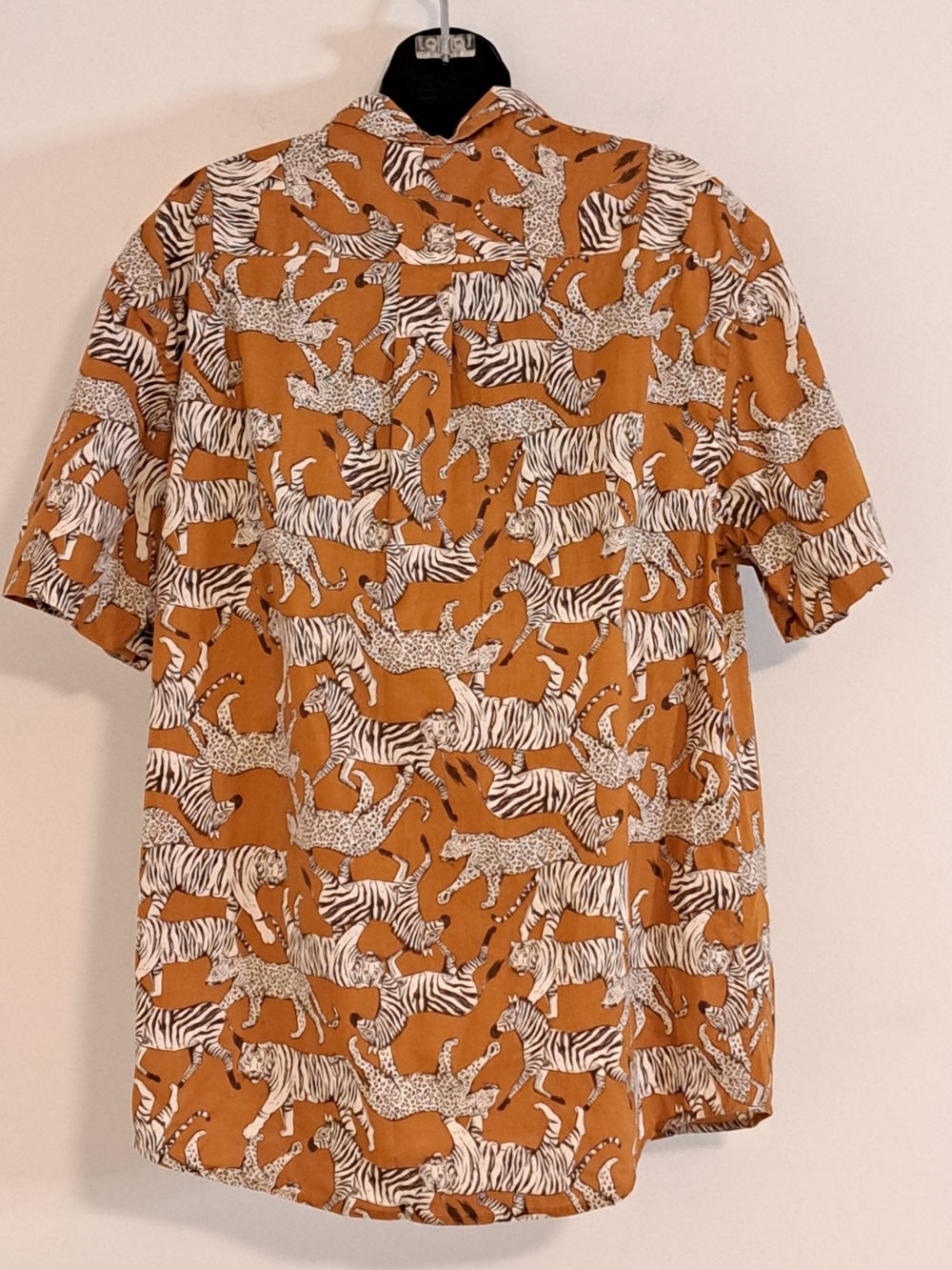 Old Navy Men's Short-Sleeve Button-Down Shirt Animal Print Men's Size Large - Picture 9 of 10